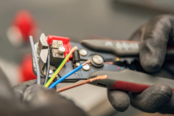 Best Electrical Outlet Repair  in Franklin, KY